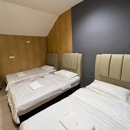 Pekan Budget Hotel Екстериор снимка