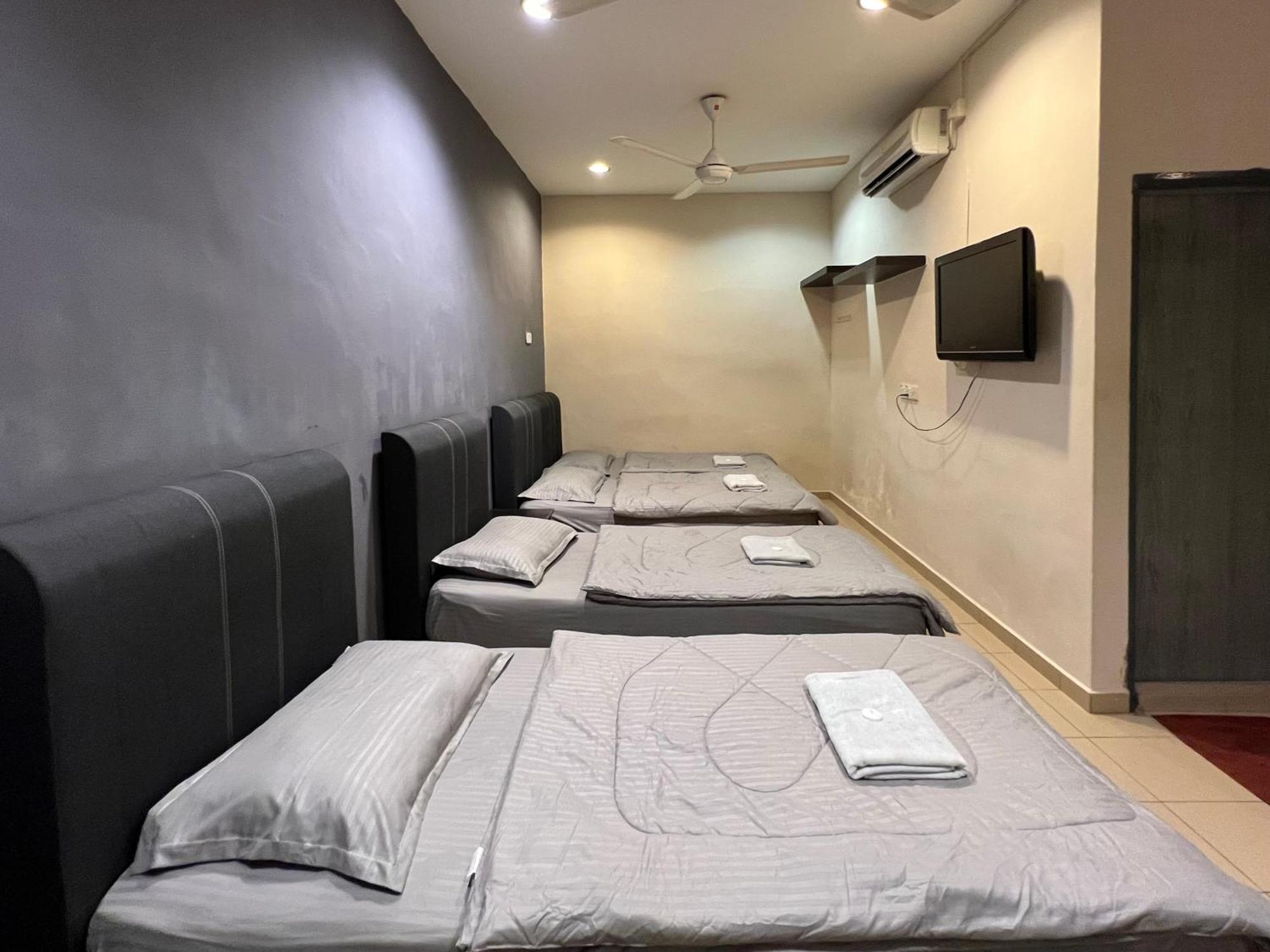 Pekan Budget Hotel Екстериор снимка