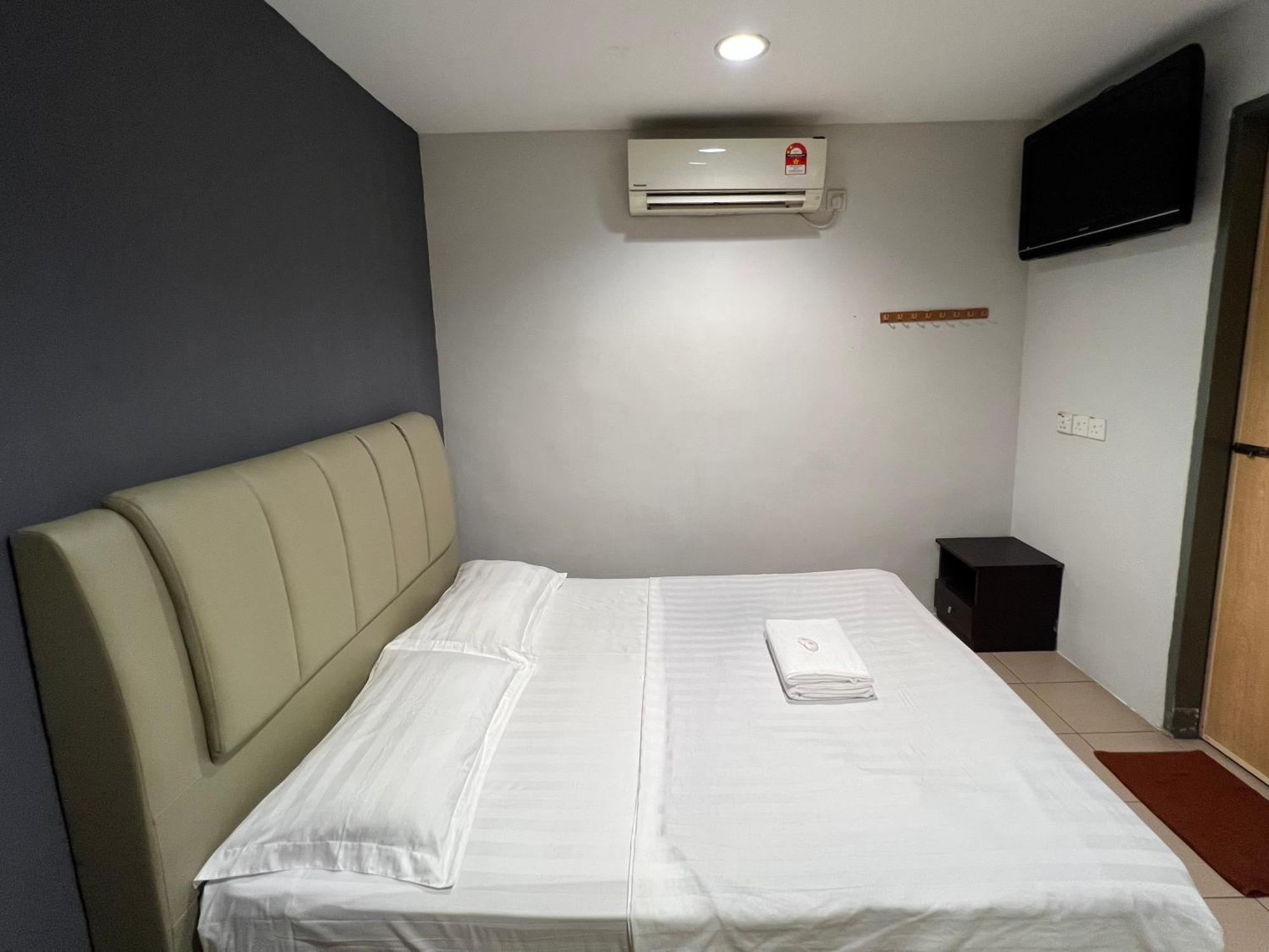 Pekan Budget Hotel Екстериор снимка