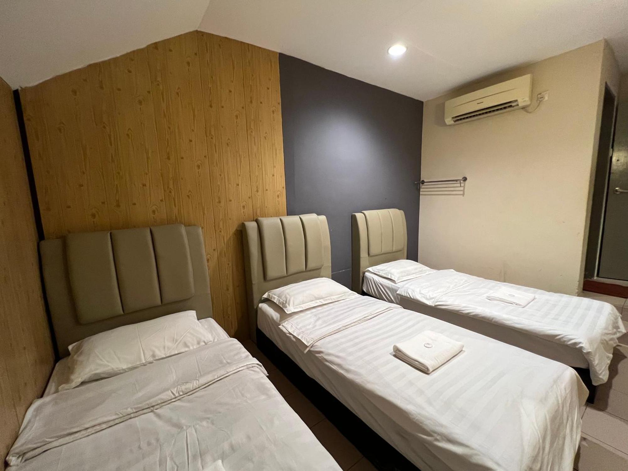 Pekan Budget Hotel Екстериор снимка