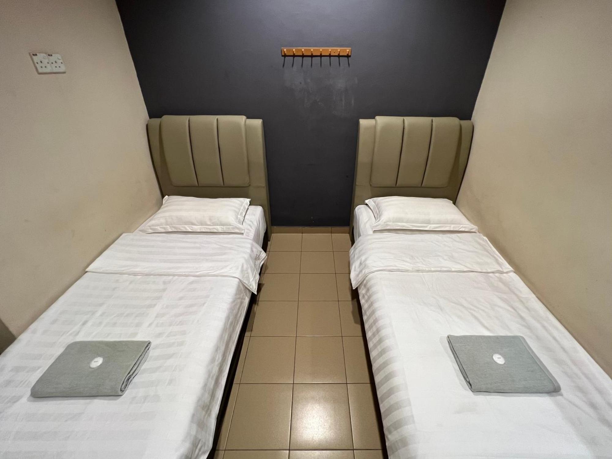 Pekan Budget Hotel Екстериор снимка