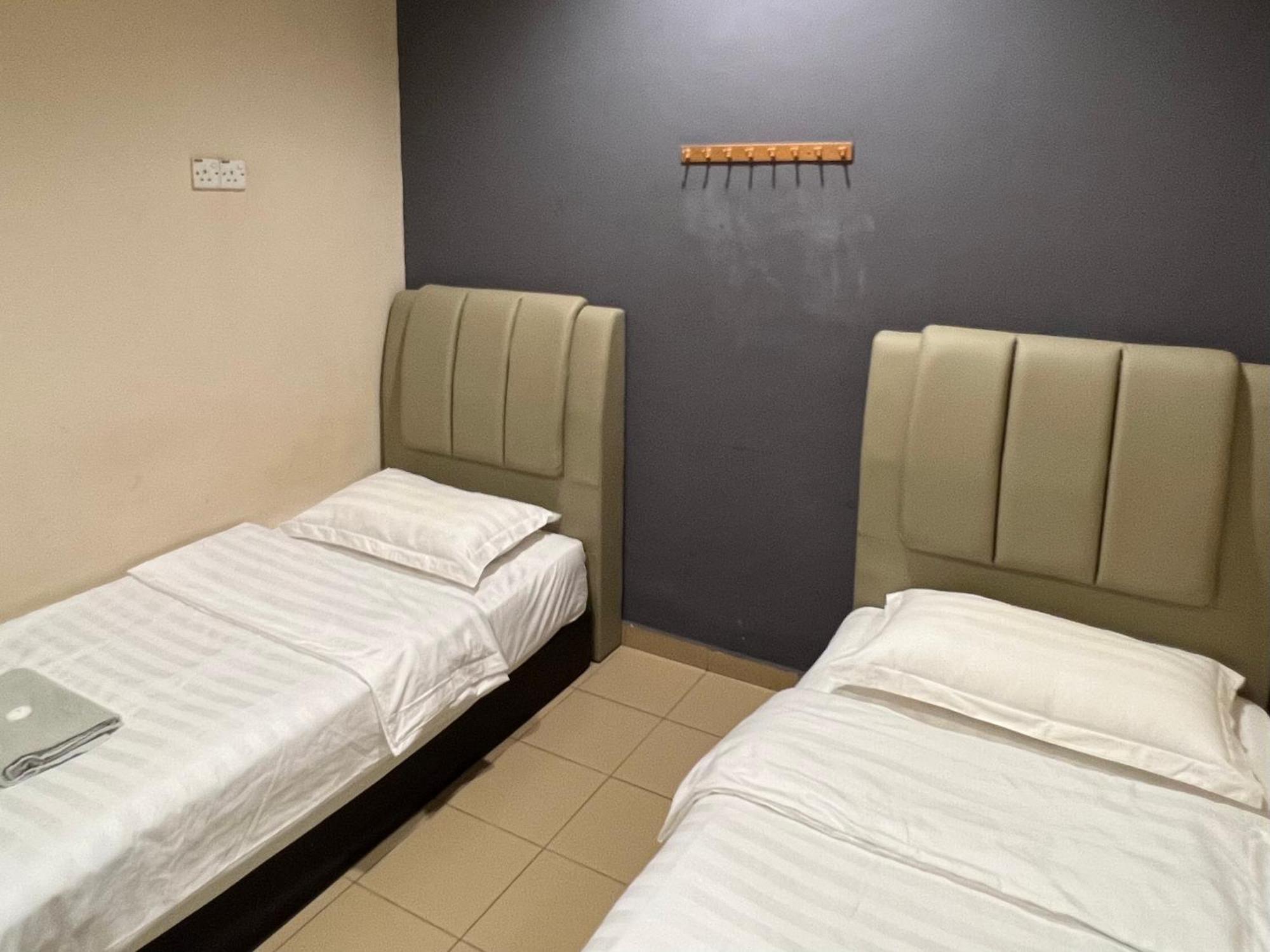 Pekan Budget Hotel Екстериор снимка