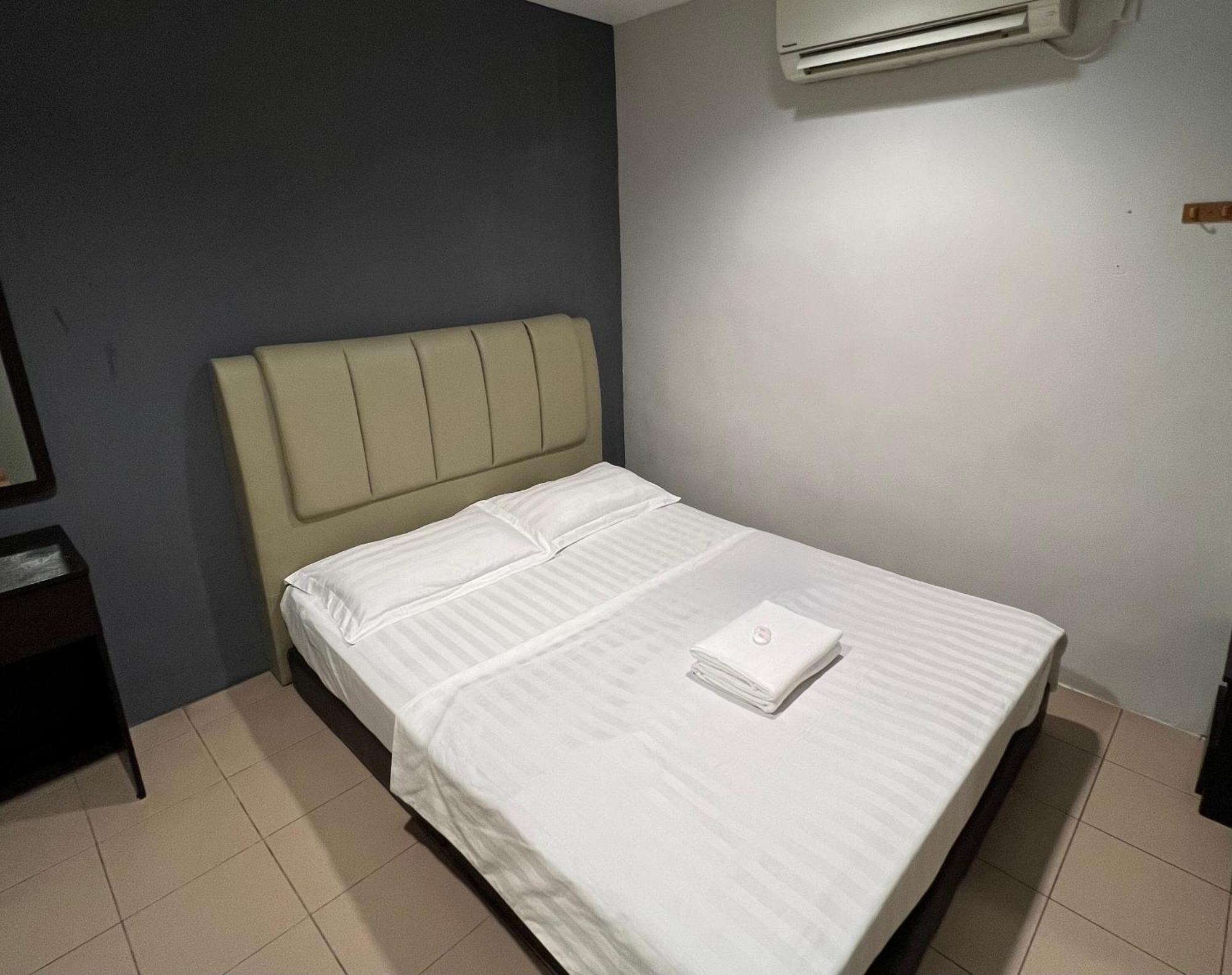 Pekan Budget Hotel Екстериор снимка